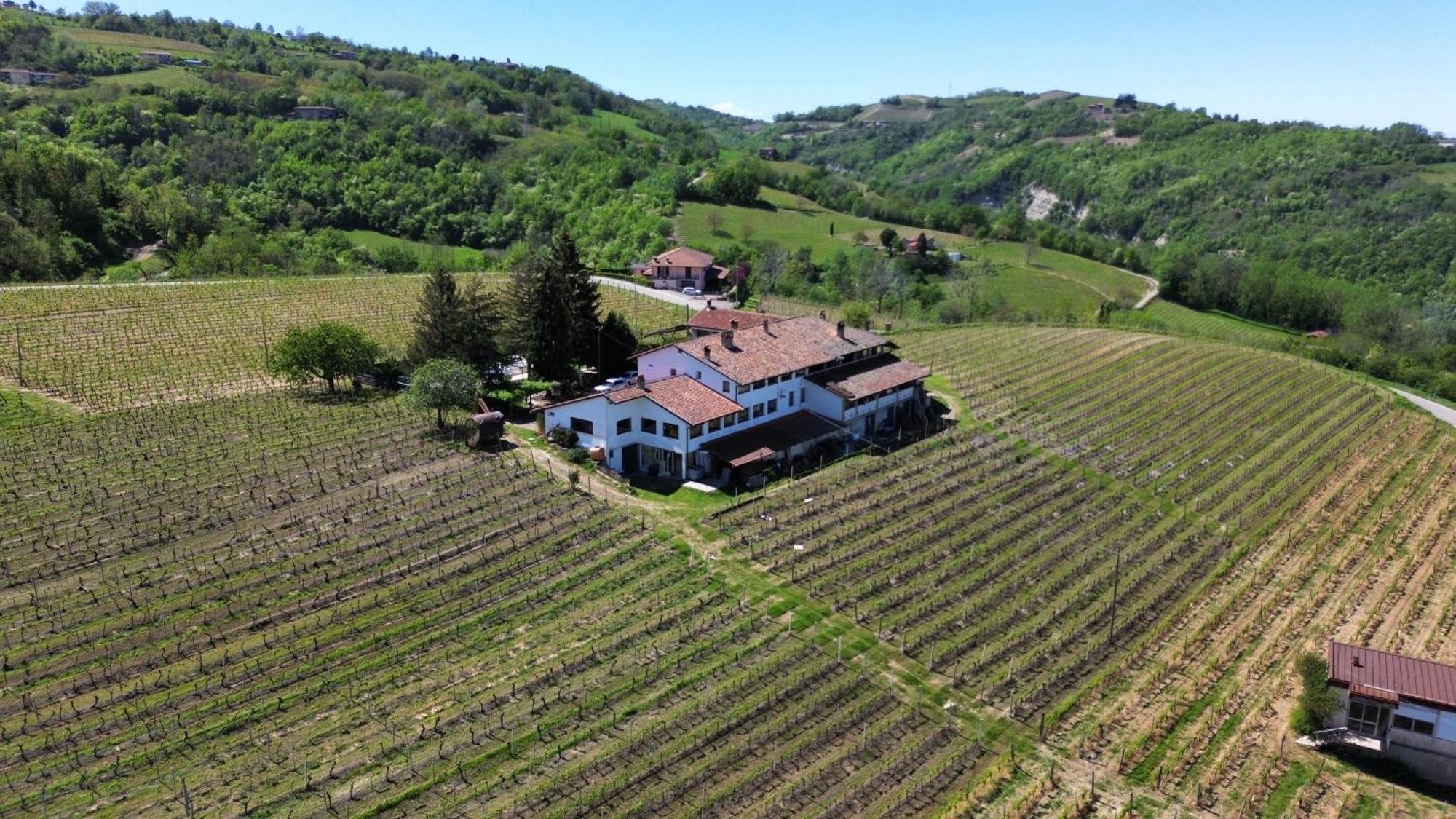 Agriturismo Rupestr Canelli Exteriör bild